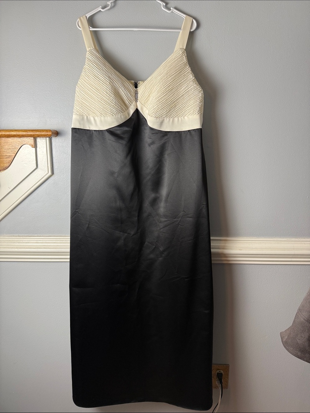 Vintage Ivory and Black Two-Tone Midi Dress with Textured Bodice maxi length